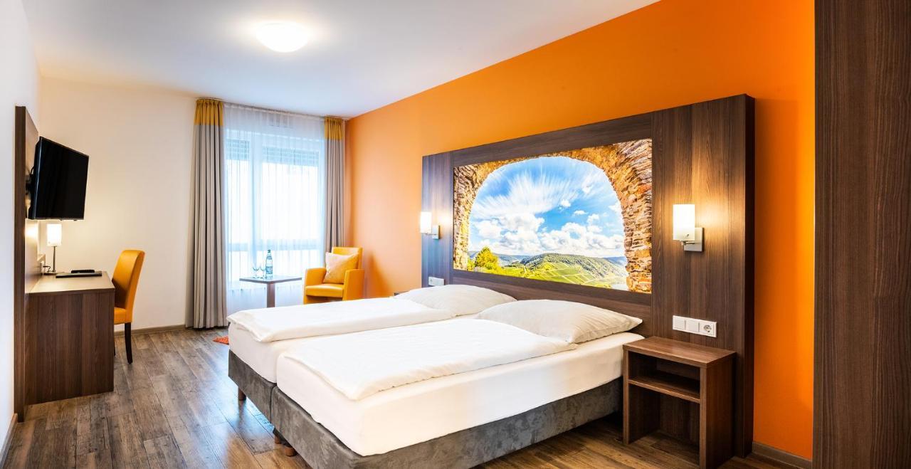 Schroeders Wein-Style-Hotel トリーア エクステリア 写真
